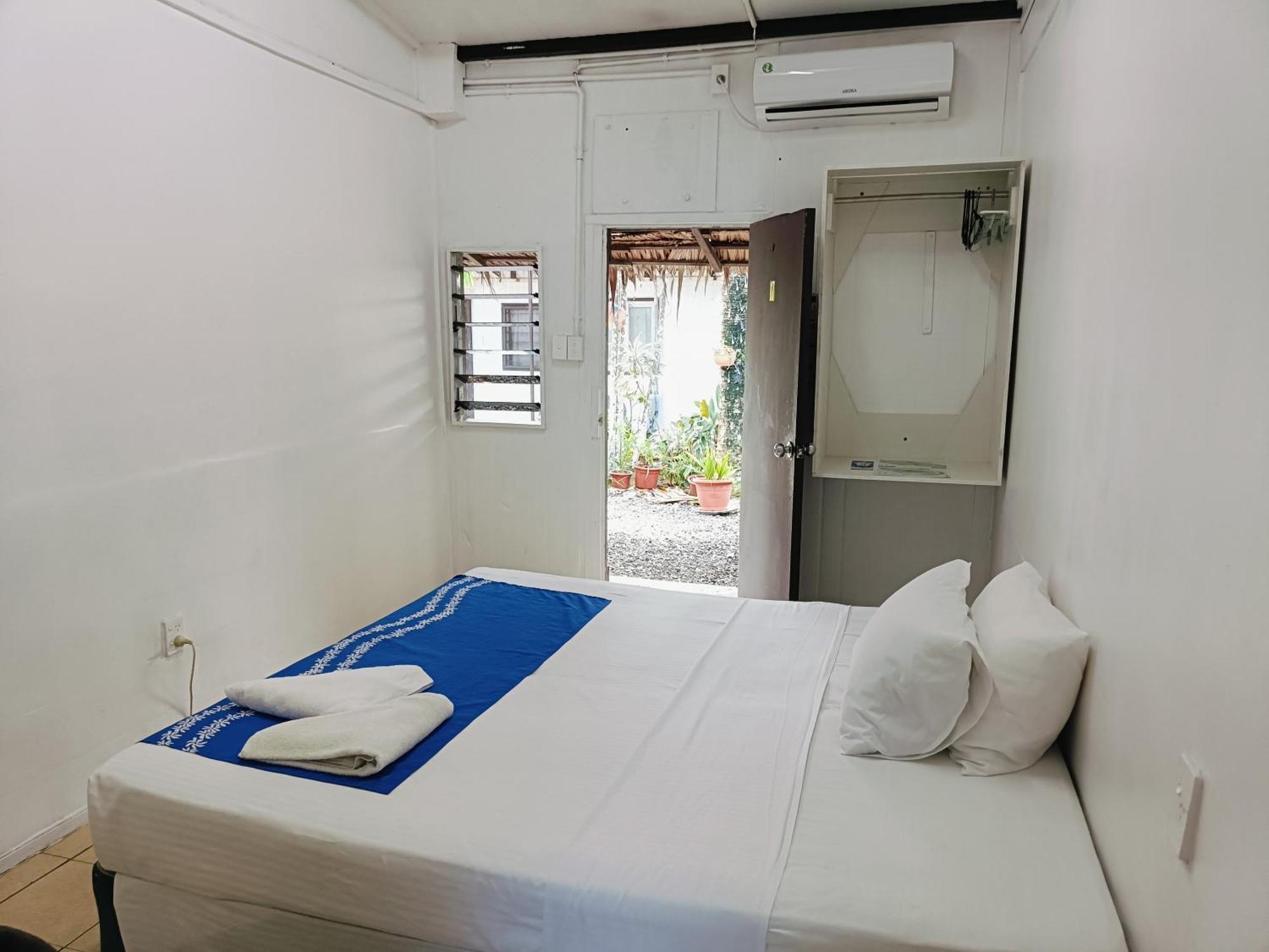 Olivias Accommodation Απία Εξωτερικό φωτογραφία